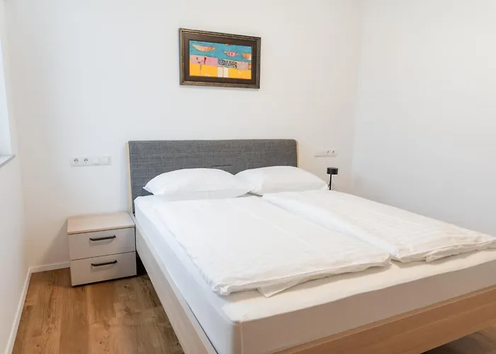 Apartments Naklo * Naklo